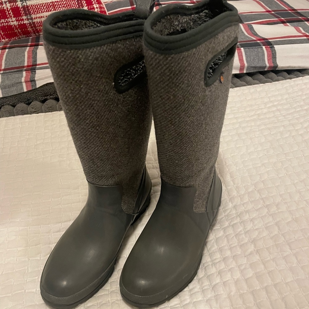 Bogs Size 8 Bogs